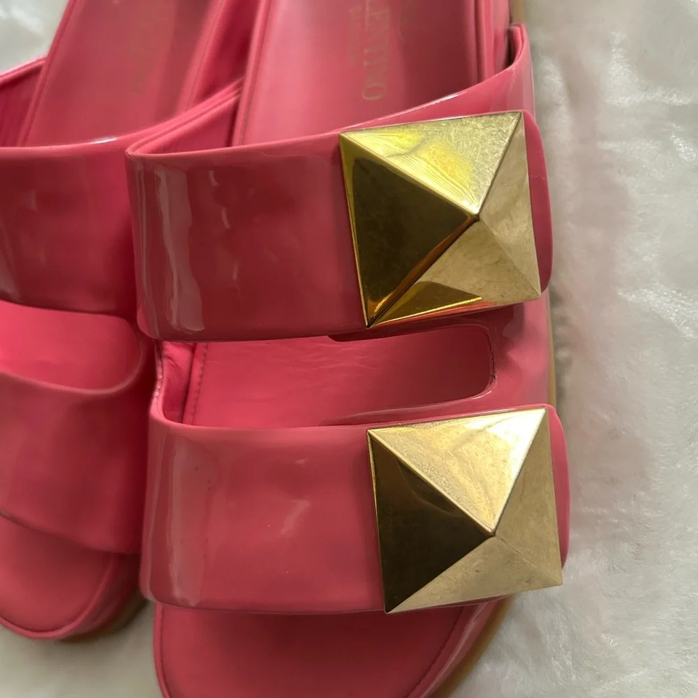 Valentino Vibrant Pink Sandals with Bold Gold Details - Picture 3 of 7